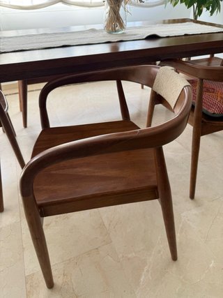 Mesa Comedor madera maciza hecho a mano.