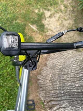 Bicicleta BMX plateada