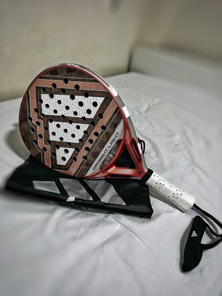 Pala Adidas Cross It Light 2026.