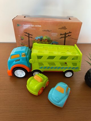 Camión transportador + 2coches