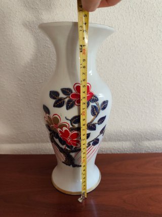 Jarrón de cerámica con flores