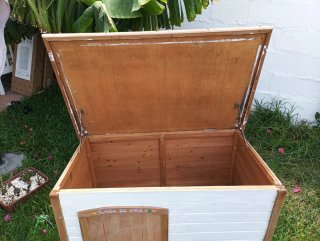 Caseta de madera para perros