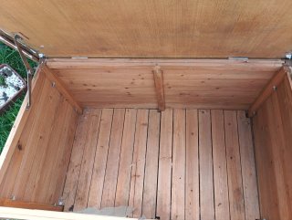 Caseta de madera para perros
