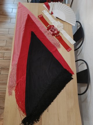 Trajes de Flamenca Sevillanas y complementos