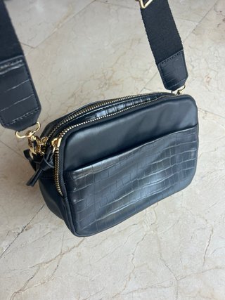 Borsa a tracolla nera minimalista Y2K di Primark