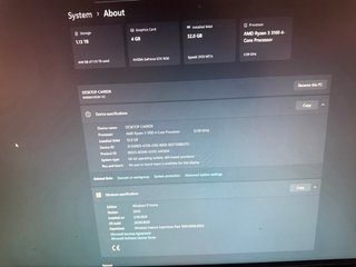 Pc con Consola PS4 con juegos y mando