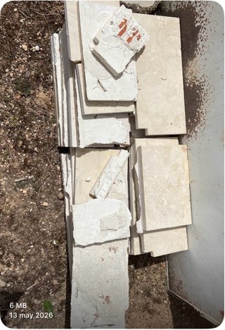Pisos y frentes de escalera de mármol