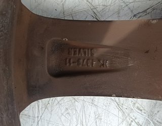 5202562 r17 llanta toyota avensis cross sport