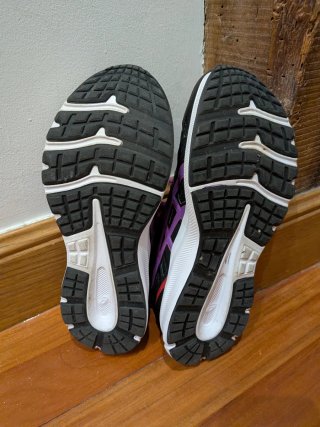 Zapatillas Asics Negras y Moradas
