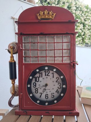 Reloj decorativo estilo teléfono antiguo