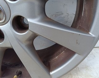 5202563 r17 llanta toyota avensis cross sport
