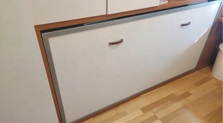 Dormitorio juvenil con cama abatible blanco
