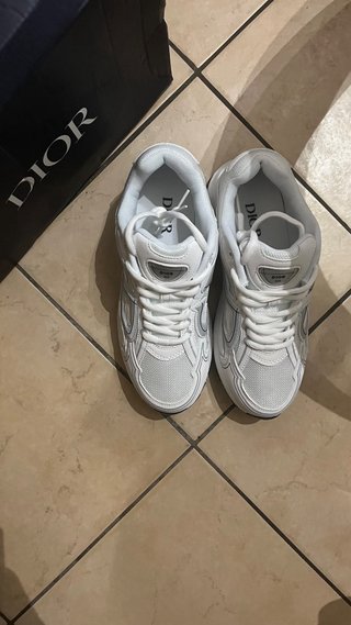Scarpe da ginnastica bianche e argento