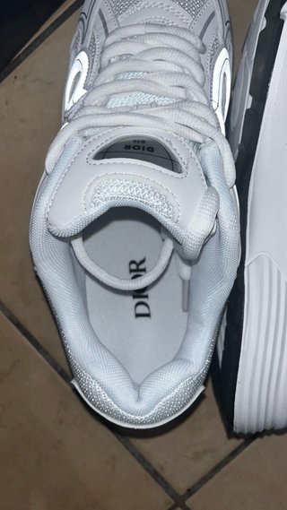 Scarpe da ginnastica bianche e argento