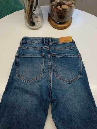 Pantalón vaquero Stradivarius mujer talla 32
