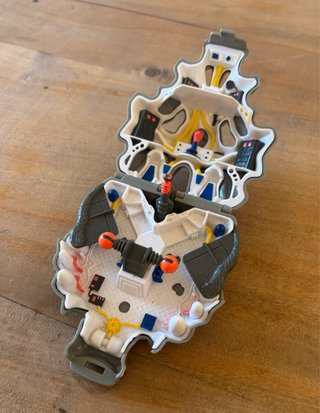 Mighty Max Wolfship Bluebird