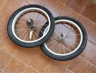 Ruedas bici pequeñas (2 unidades)