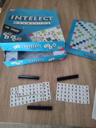 2 Juegos de Mesa: Superpoli y Intelect