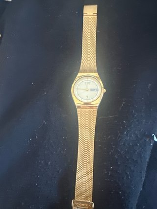 Reloj Citizen Quartz Dorado Hombre