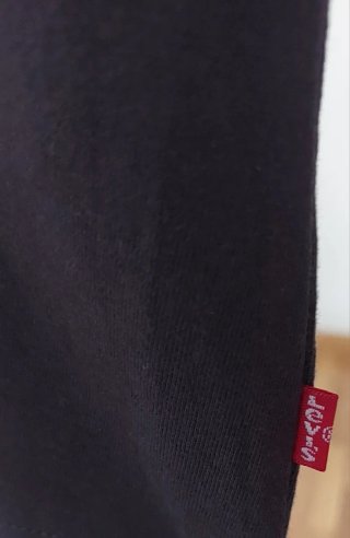 Camiseta Levi's gris Talla S Nueva con etiqueta.