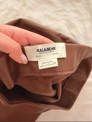 Falda Pull&Bear marrón con abertura