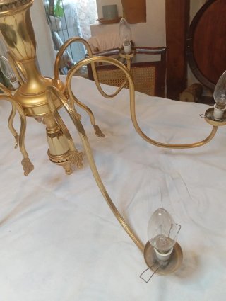 Lámpara de techo dorada antigua