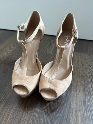 Zapatos de tacón beige Talla 37