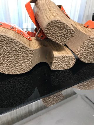 Zapatos de cuña naranjas para mujer