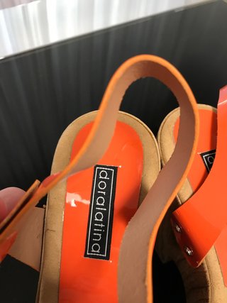 Zapatos de cuña naranjas para mujer