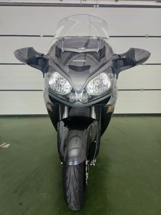 Kawasaki GTR1400 Touring Gris Plata unico dueño