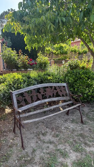 Banco de jardín hierro y madera para reformar.