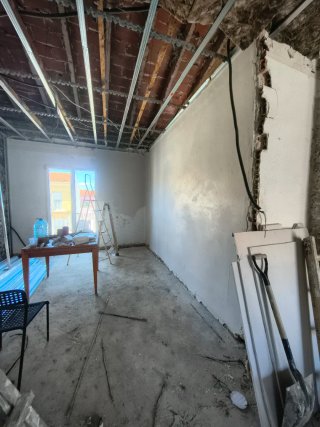 Se realizan reformas empresa formada por chicas .
