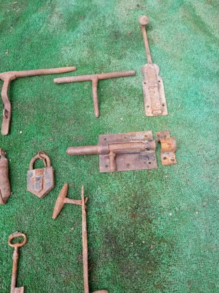 Lote antiguo candados, cerrojos y llaves