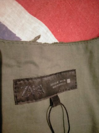 Vestido verde oliva con bordados