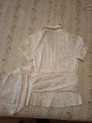 Blusa Zara Basic cruzada volantes L