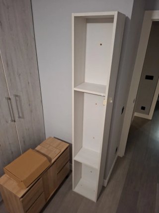 Estantería blanca de madera