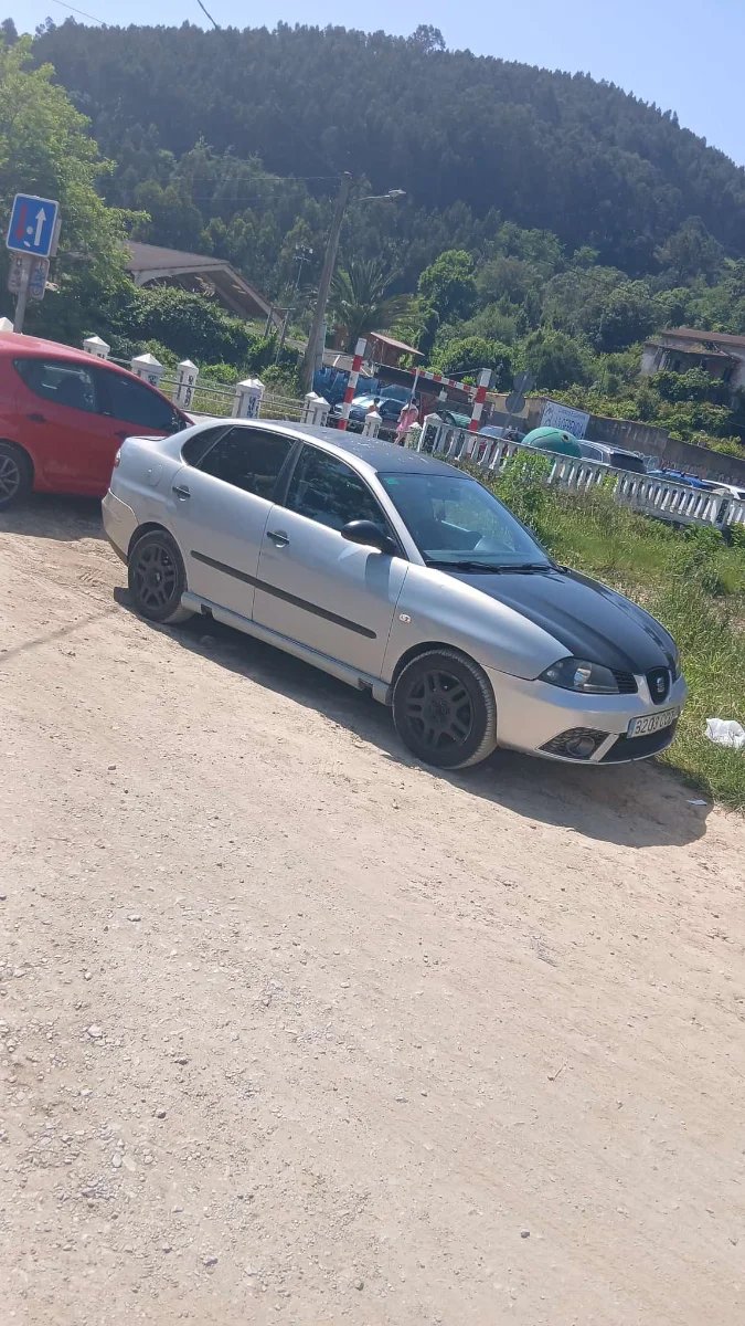 SEAT Cordoba 2004 - foto 1