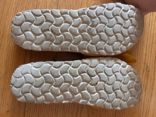 Sandalias Oysho lazo amarillo