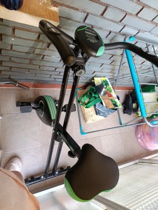 Bicicleta Estática Cecotec Verde y Negra