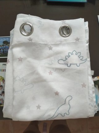 Visillo infantil dinosaurios y estrellas