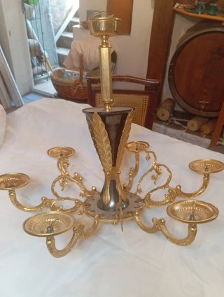 Lámpara de bronce antigua