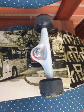 Skate KRF Pro con protecciones talla L