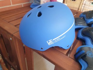 Skate KRF Pro con protecciones talla L