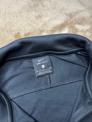 Chaqueta Nike Dri-FIT Negra – Training / Sportwear