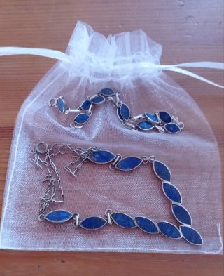 Conjunto de plata y lapislázuli.