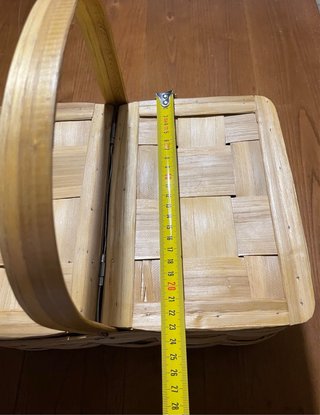 2 cestas de mimbre con asas y tapa