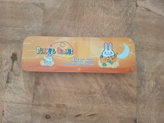 Estuche escolar metálico con dibujo