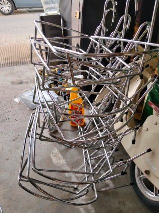 Set di portavasi in metallo argentato
