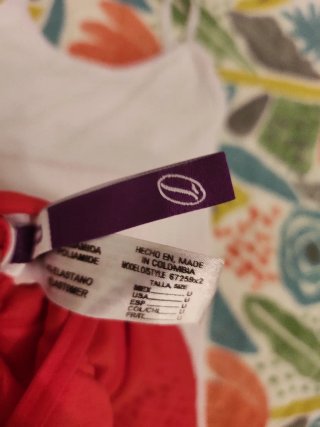 Camiseta faja Leonisa roja y blanca