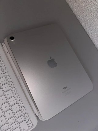 iPad 10ª Gen + Magic Keyboard Folio Plata